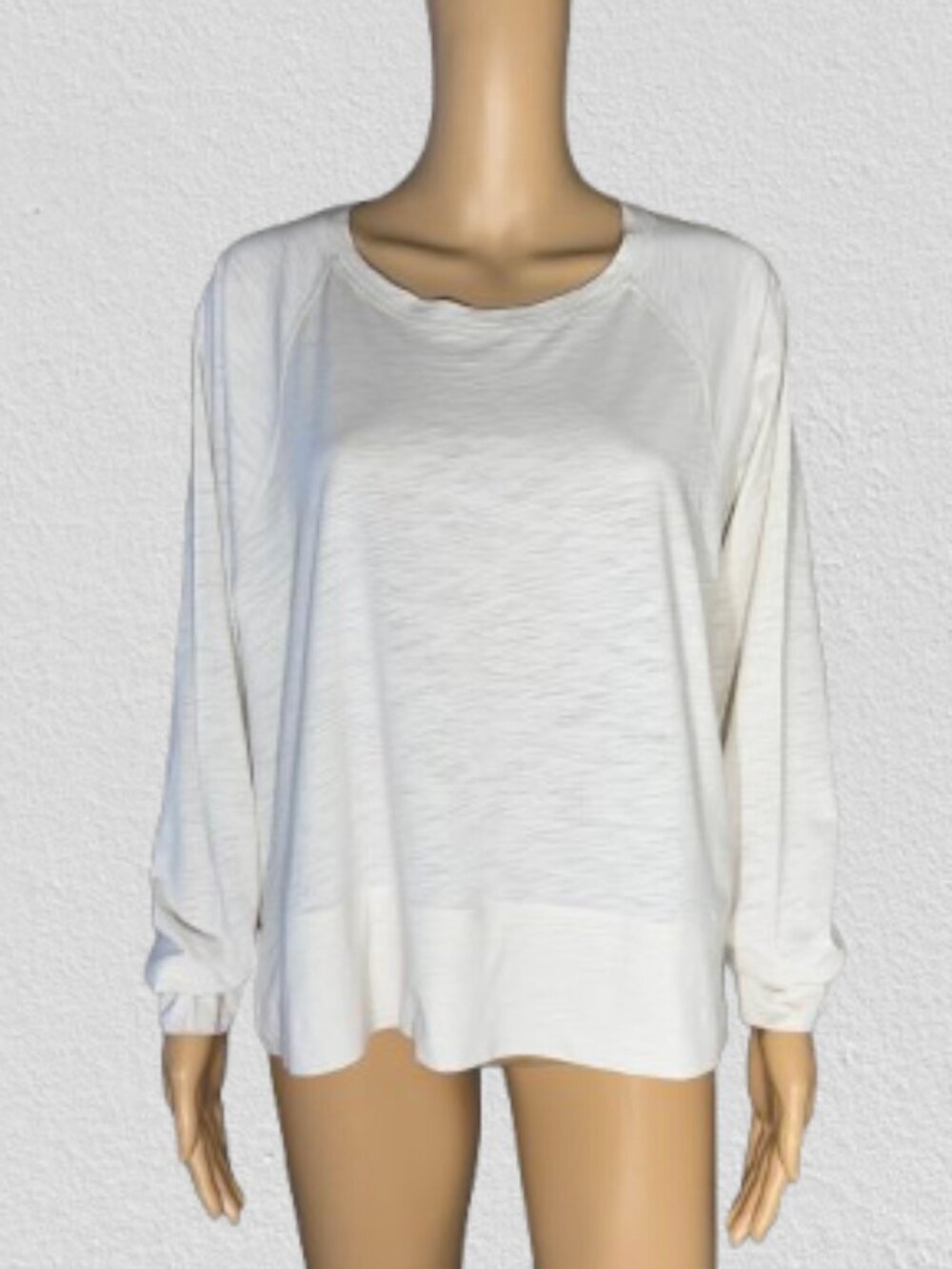 Athleta Cream Long-Sleeve Lightweight Pullover Women's Top Size XLarge